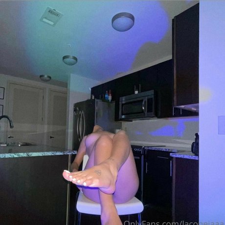 YAMI estrella porno desnuda foto