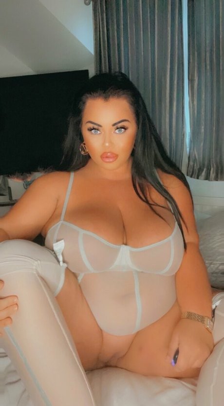 Curvykb pornstar hot img