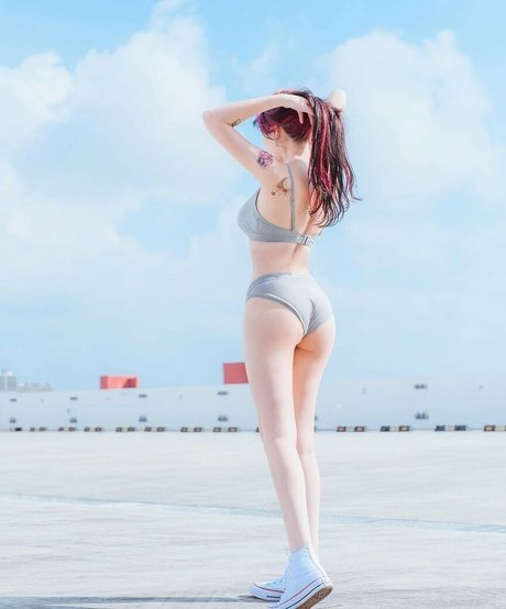 Akaei Ray modèle sympa photo