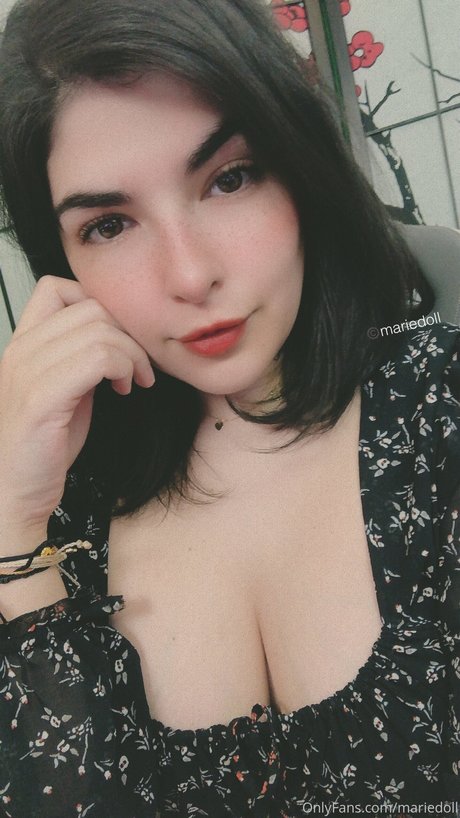 Mariedoll buena estrella porno imágenes