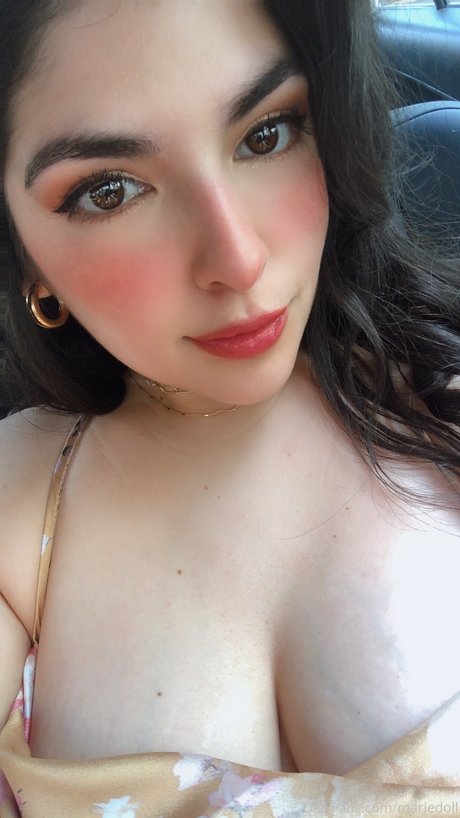 Mariedoll étoile érotique images