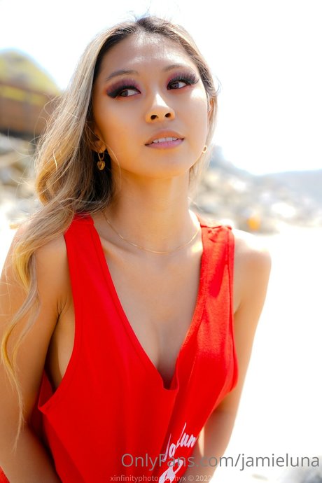 Adventuresof RxB actrice chaude images