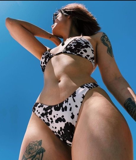 Mystichan estrella sexy foto