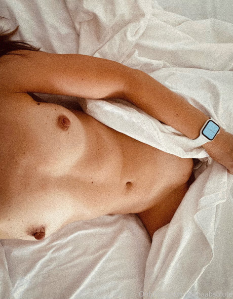 Elena Ptena modelo pornografico imagen