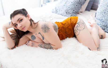 Pia Lora model art photo