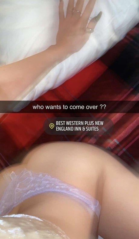 Mackenzie Jones estrella porno hermosa archivo