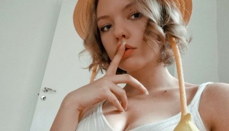 jovi fragole perfect actress photo