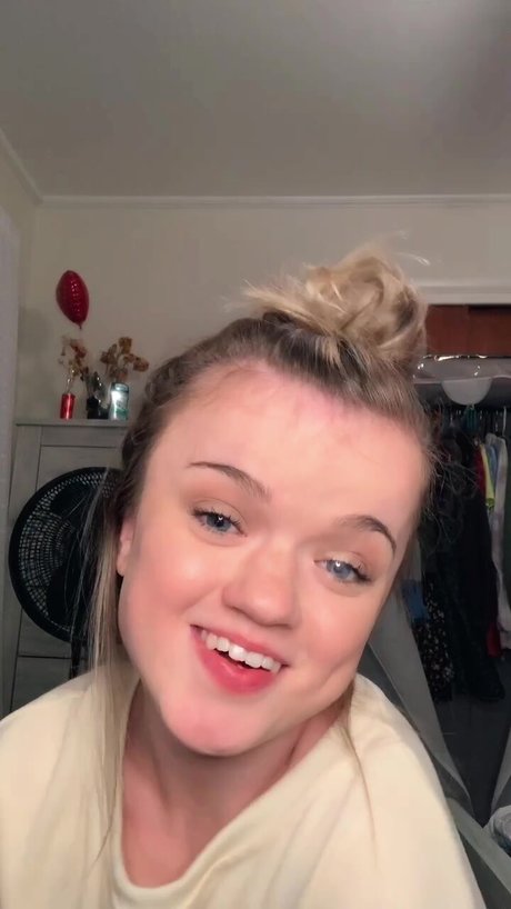 _Cassandra Mae Davis xxx estrella porno foto