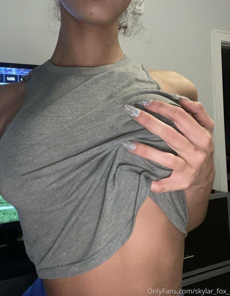 Skylar Fox star beautiful pic