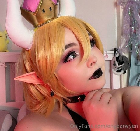 Enyaarwyen actrice chaude archive