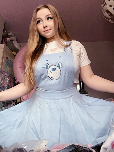 Enyaarwyen modelo erótico galería