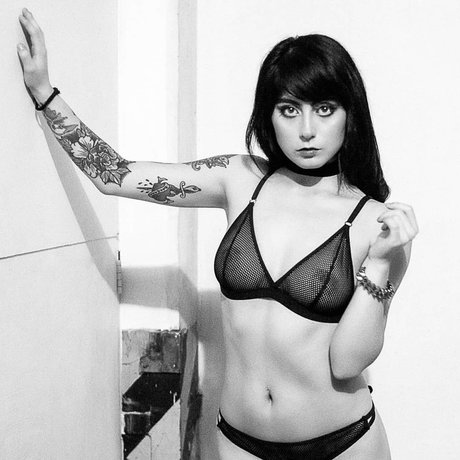 Lady Dusha star du porno de haute qualité img