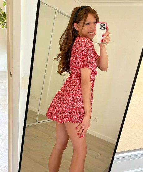 Sashimi Shush model pornographic galleries