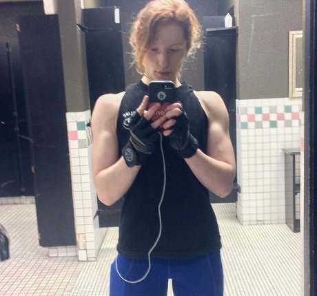 redsreferences model hot img
