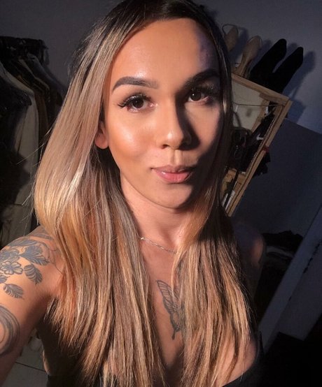 bruninhatgirl modelo desnudo recopilación