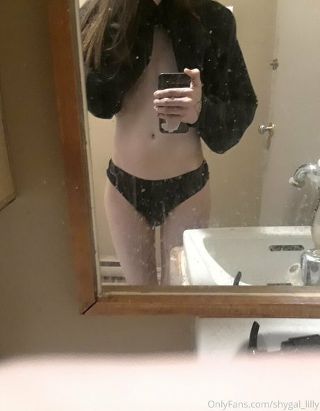 Shygal lilly estrella porno erótica galería