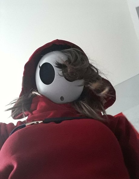 Shygal lilly modelo desnudo archivo