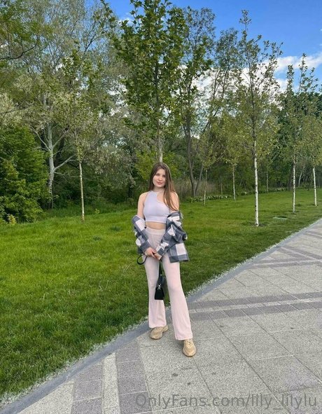 lily lilylu estrella galería