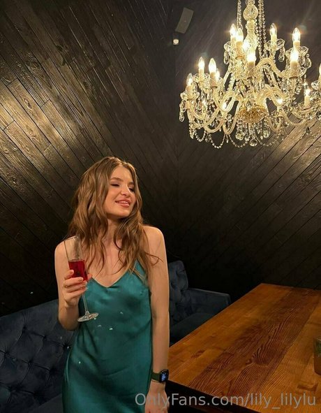lily lilylu top star pictures