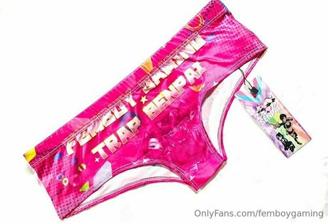 femboygaming star du porno chaude image