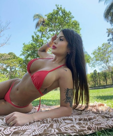 Bruna Figueiredo estrella porno en alta definición foto
