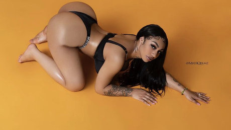 FineAssYonna modelo agradable fotos