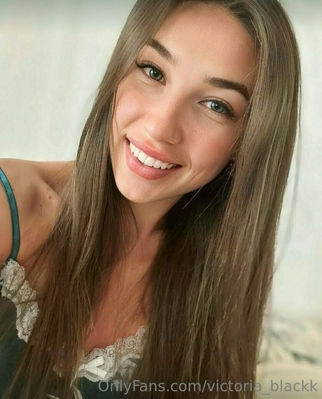 victoria blackk estrella desnuda imágenes