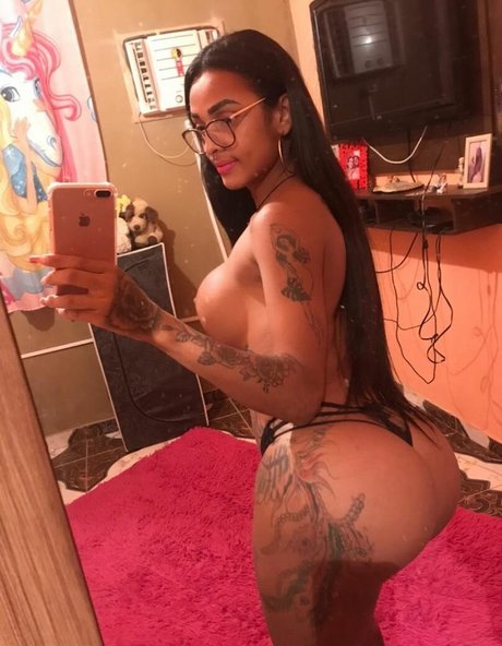 Rutielly Zagner star erotic picture