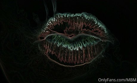 maturebustymom modelo erótico foto