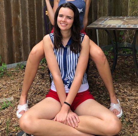 Lowco hermosa estrella porno imágenes