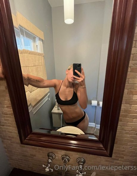 Lexiepeterss estrella porno hermosa imagen