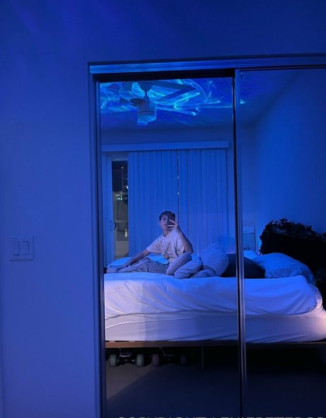 Lexiepeterss actrice nue photo