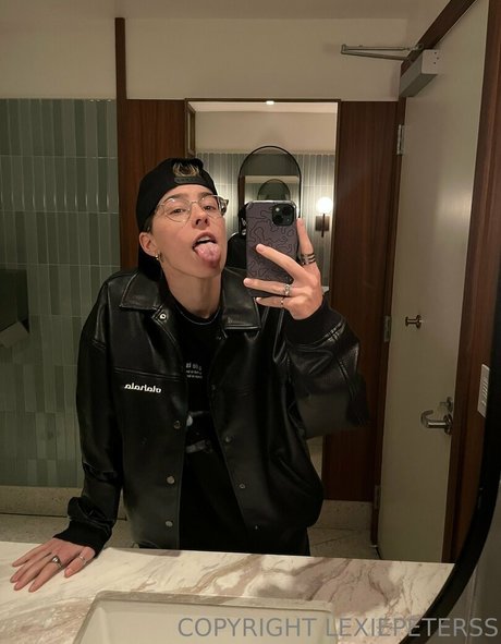 Lexiepeterss modèle gratuit des photos