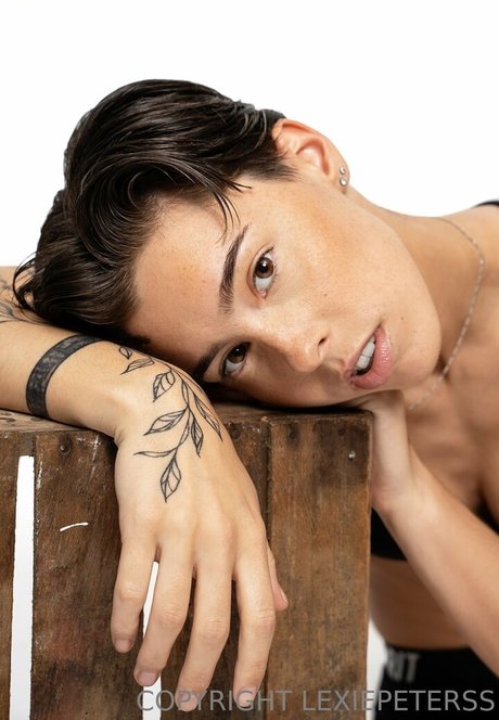 Lexiepeterss modèle chaud photo