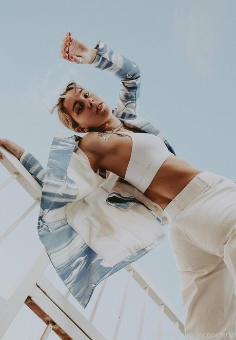 Lexiepeterss actrice pornographique collection