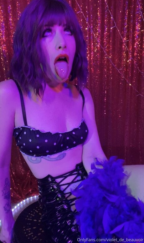 violet de beauvoir estrella porno atractiva foto