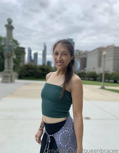 queenbracee bonita modelo imágenes