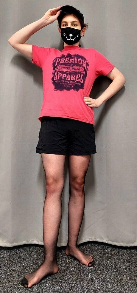 lucia cutie modelo desnuda galerías