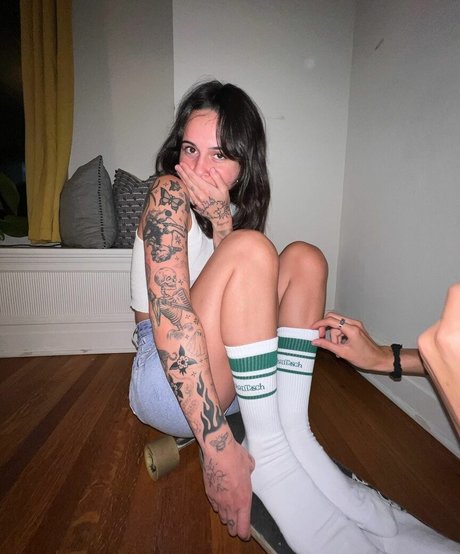 Bea Miller desnudos estrella galerías