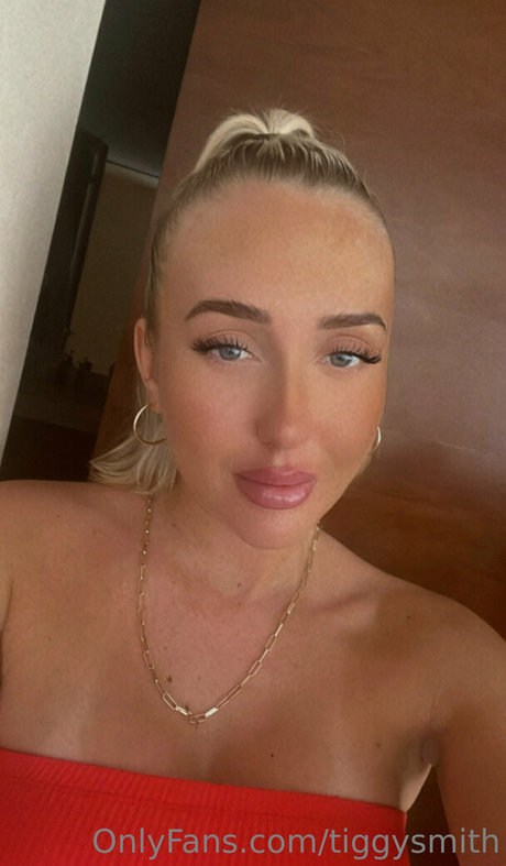 tiggysmith desnudos estrella galerías