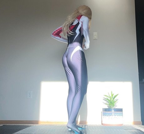 Awkspew roo2 belle actrice image