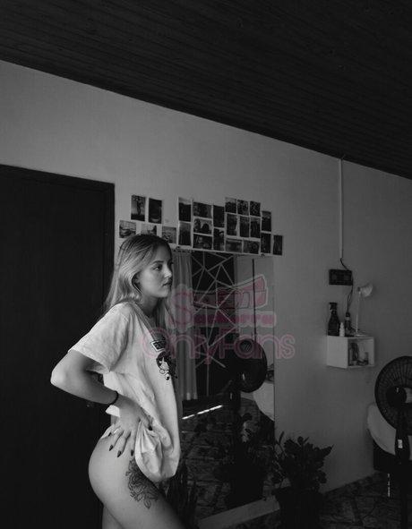 freesachorra model xxx gallery