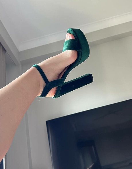 Ahrinyan actriz de desnudos galerías