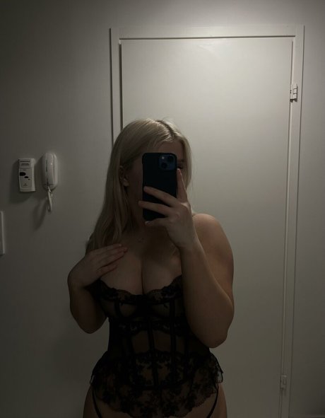 kerttuw sex model gallery