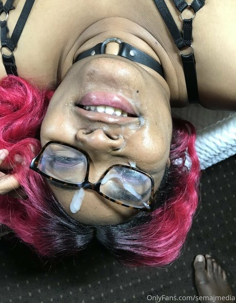 semajmedia actriz erótica foto