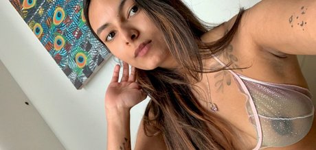 bustypetitemyra nus de stars du porno galeries