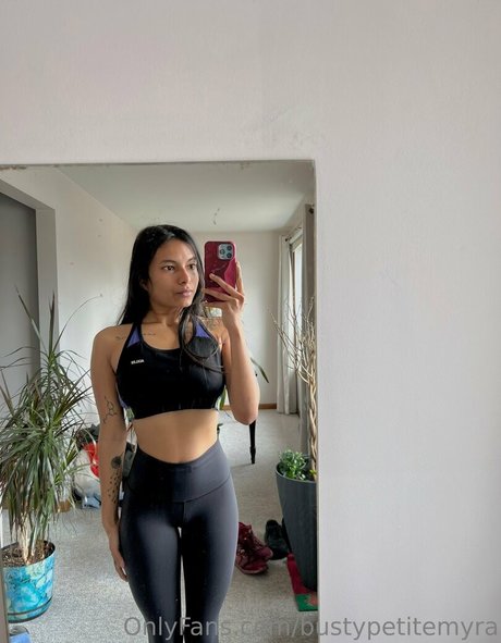 bustypetitemyra actrice pornographique img