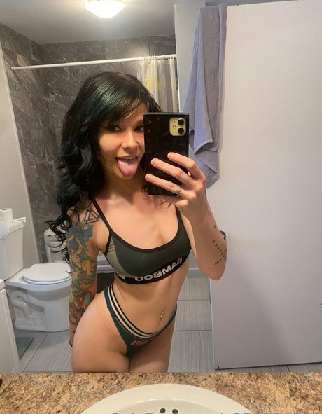 noe waymefree240399 haut modèle des photos