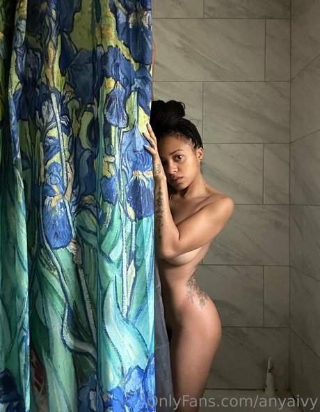 Anya Ivy étoile xxx des photos