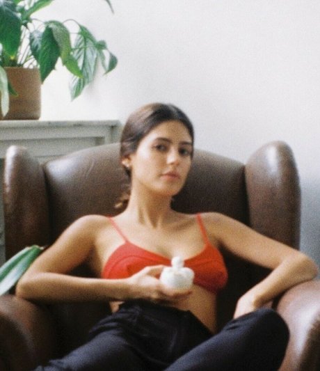 Julia Dalavia high quality actress img